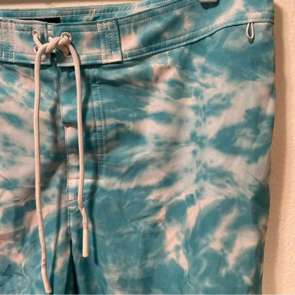 American Eagle Swim Trunks Mens Size XL Pockets Front Tie Velcro Fly‎